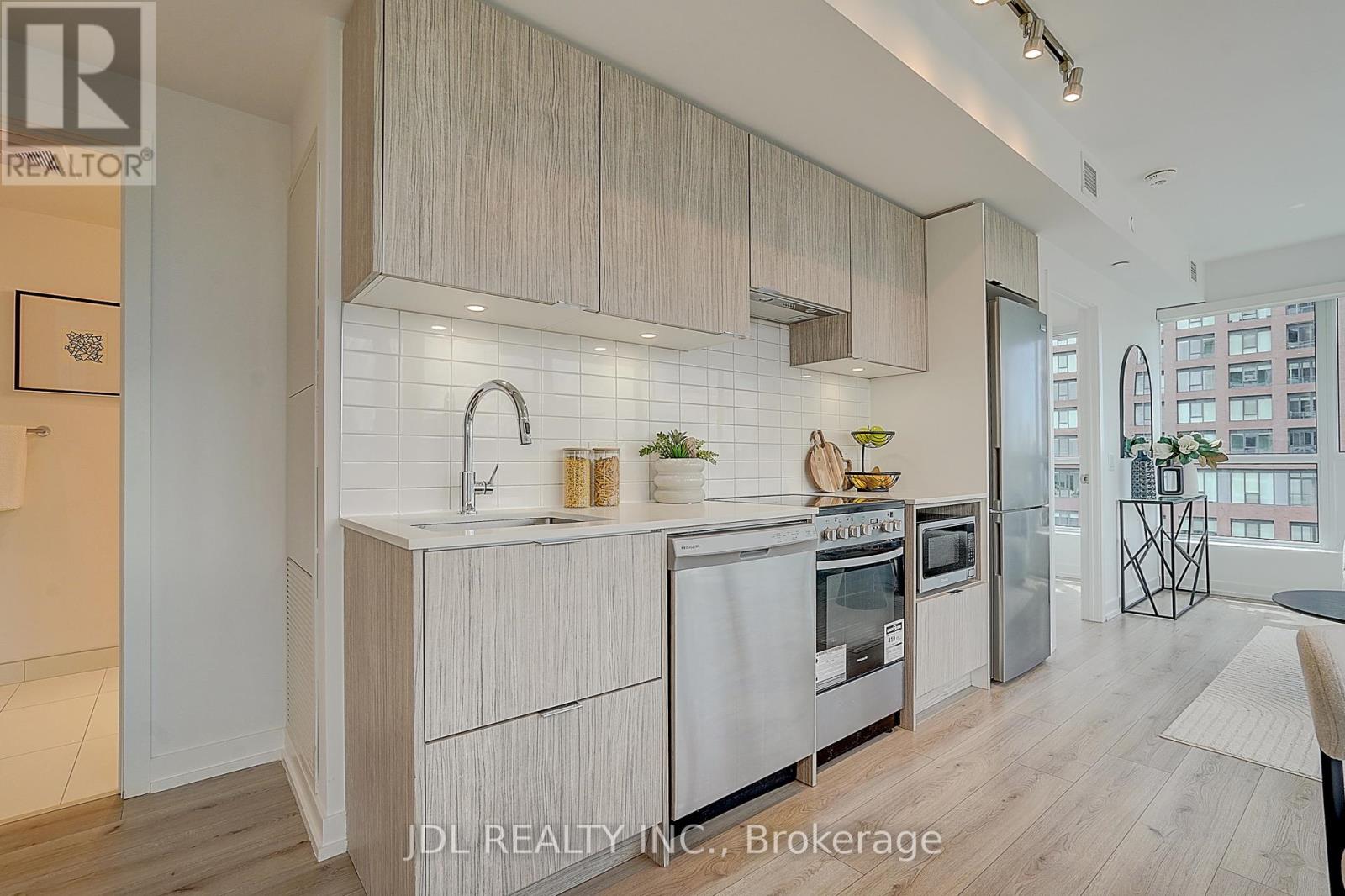 #3902 395 BLOOR STREET E - 11