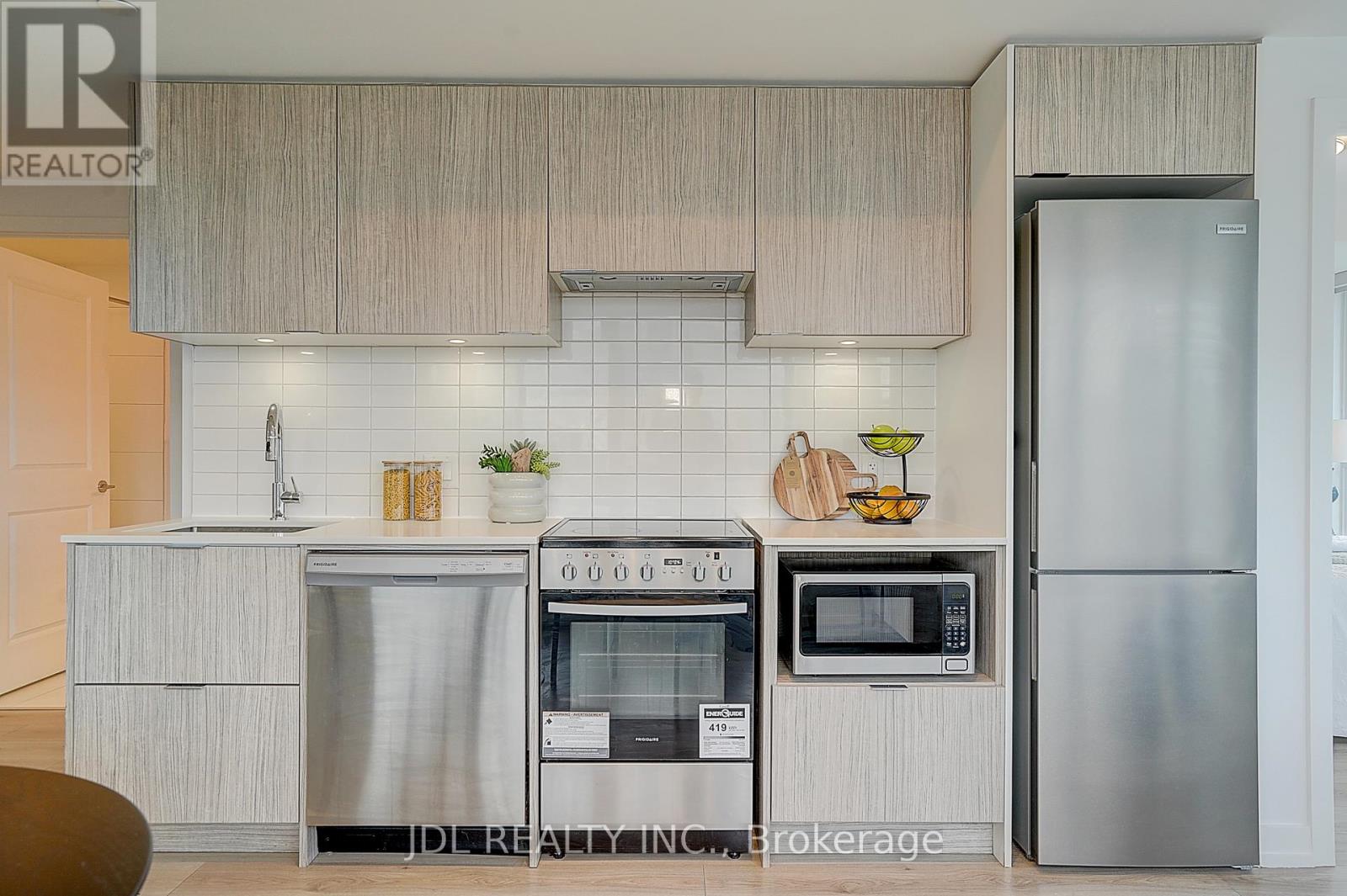 #3902 395 BLOOR STREET E - 16
