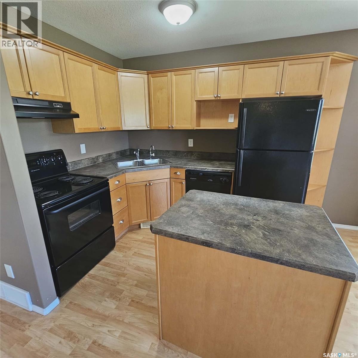1075 Birchwood PLACE — photo 9