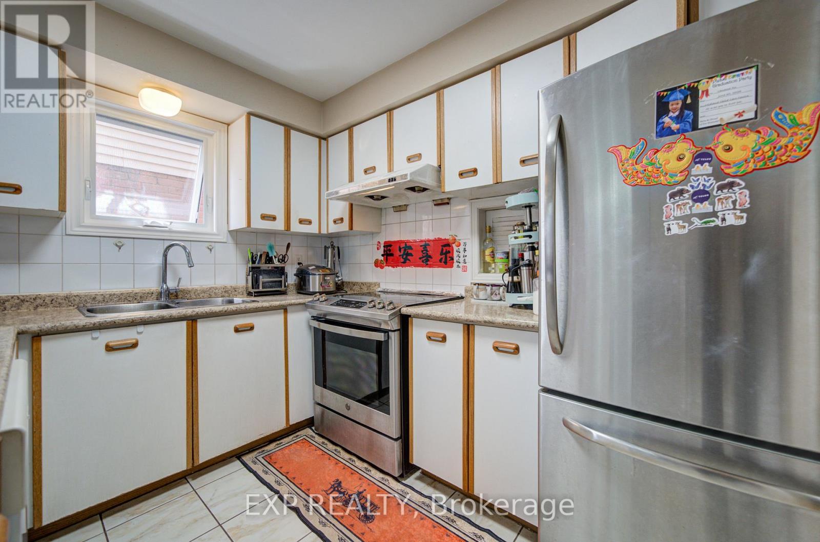 12 STAVERTON COURT - 18