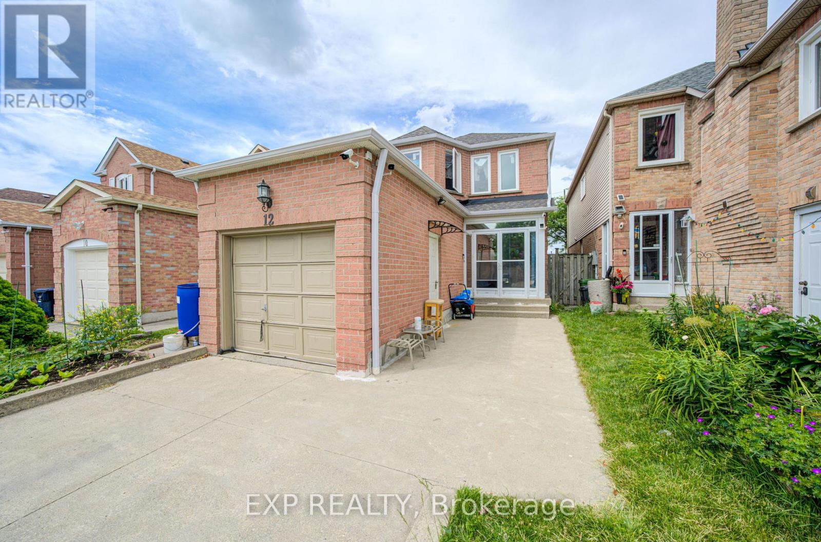 12 STAVERTON COURT - 2