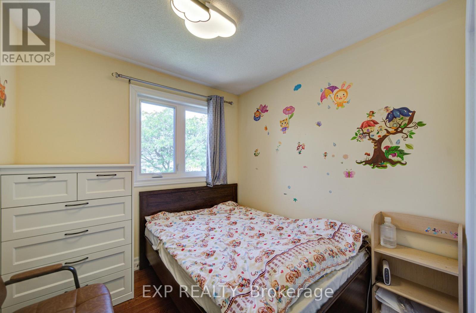 12 STAVERTON COURT - 27