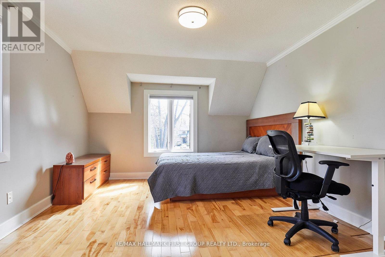 1434 ROUGEMOUNT DRIVE - 22