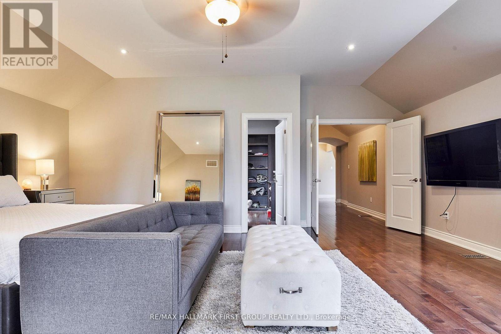 1434 ROUGEMOUNT DRIVE - 23