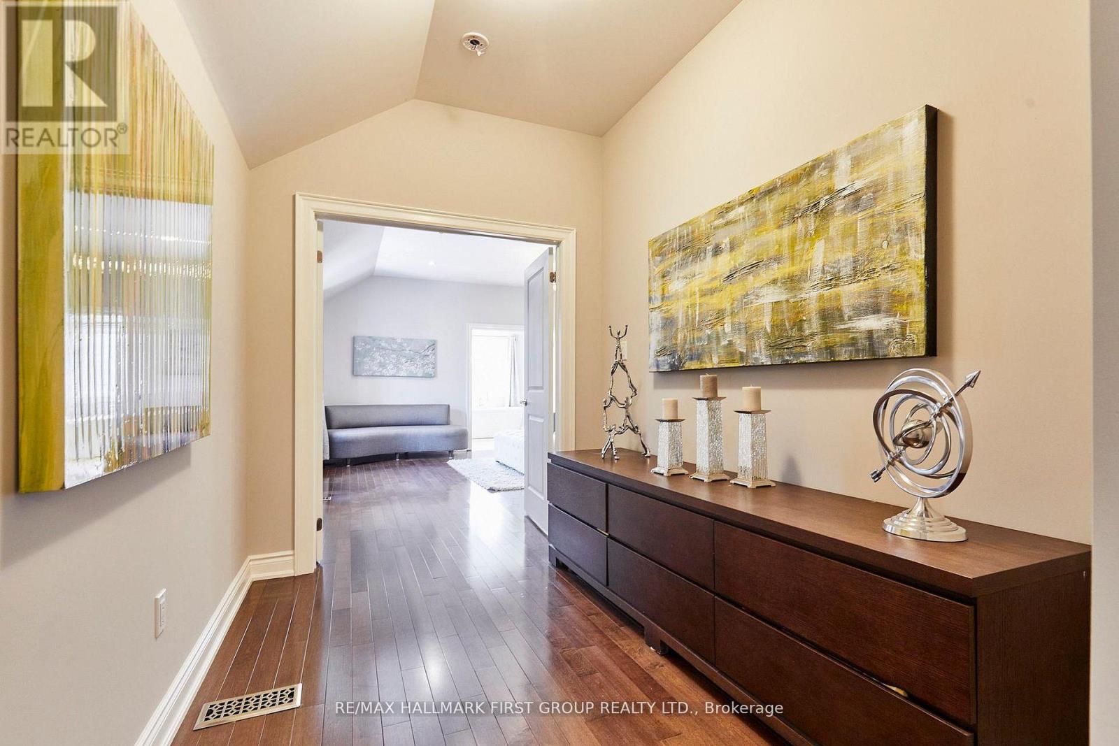 1434 ROUGEMOUNT DRIVE - 29
