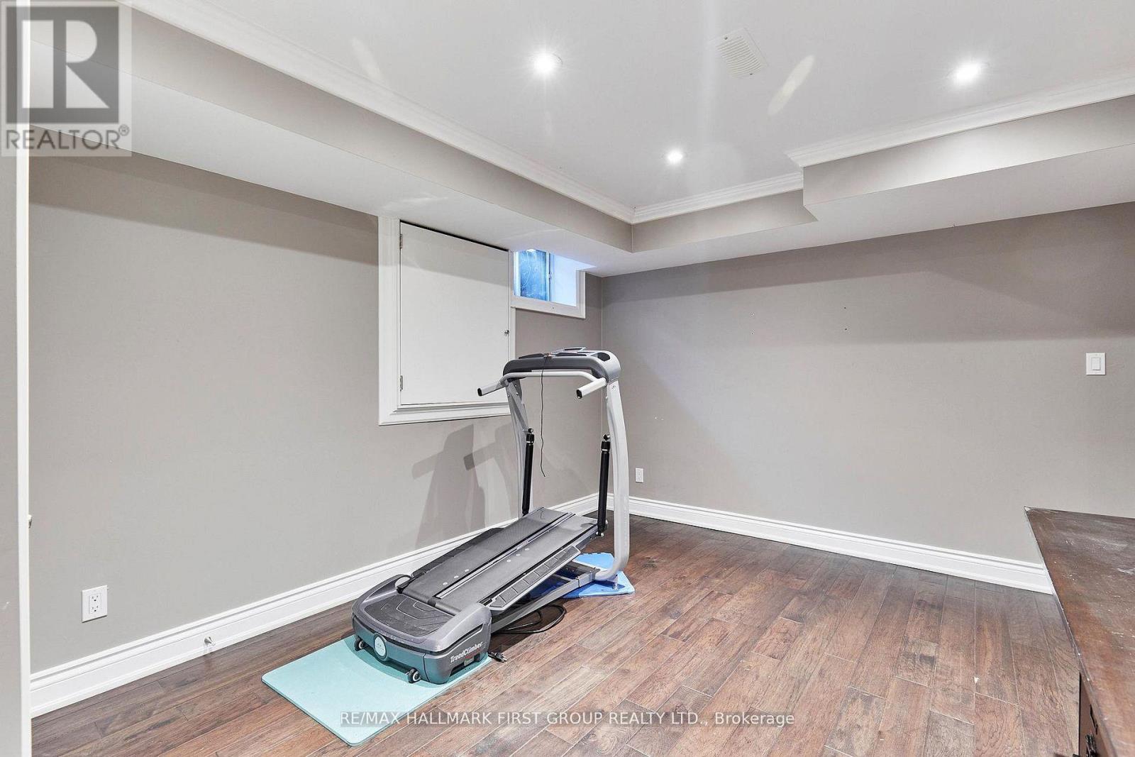 1434 ROUGEMOUNT DRIVE - 32