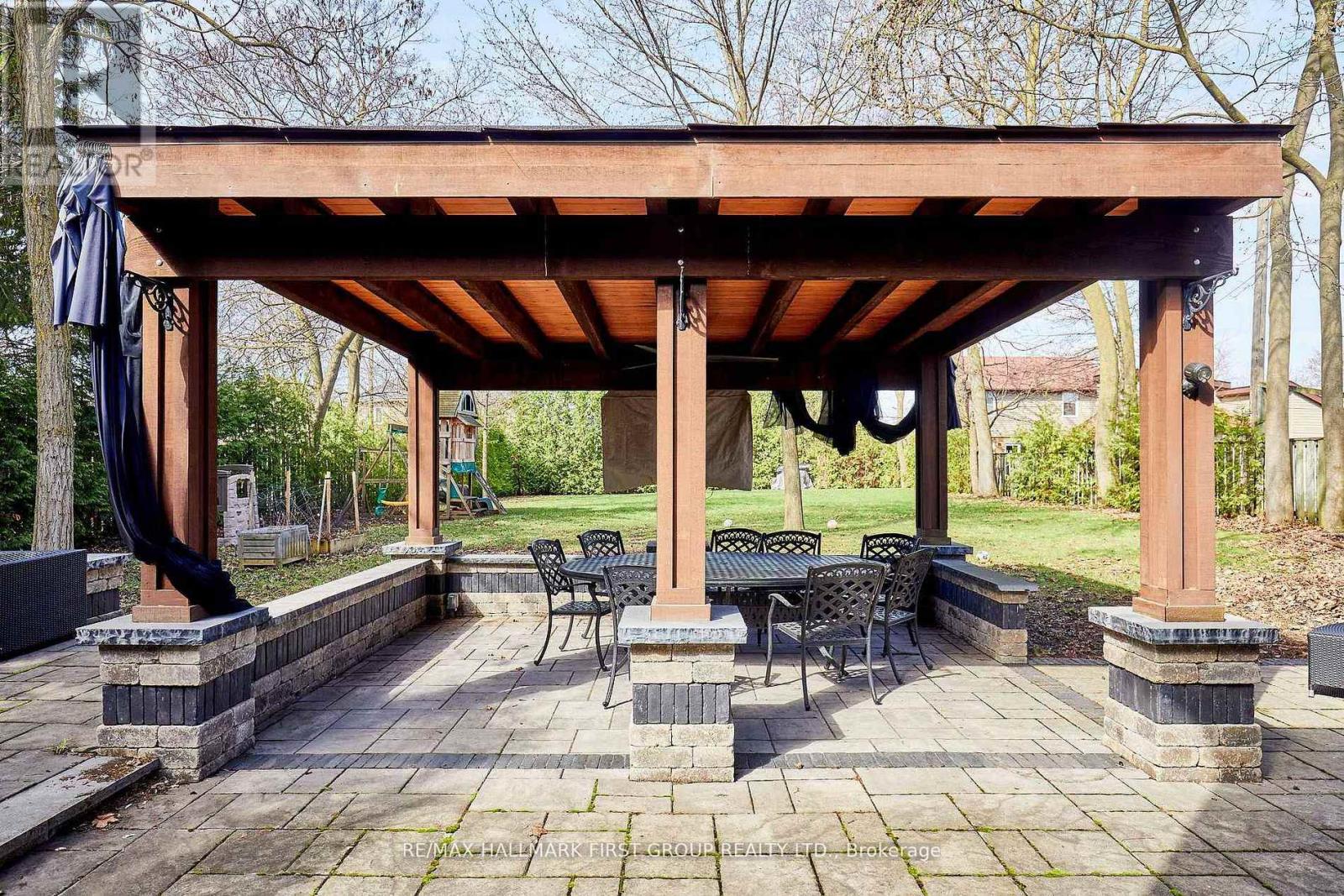 1434 ROUGEMOUNT DRIVE - 35
