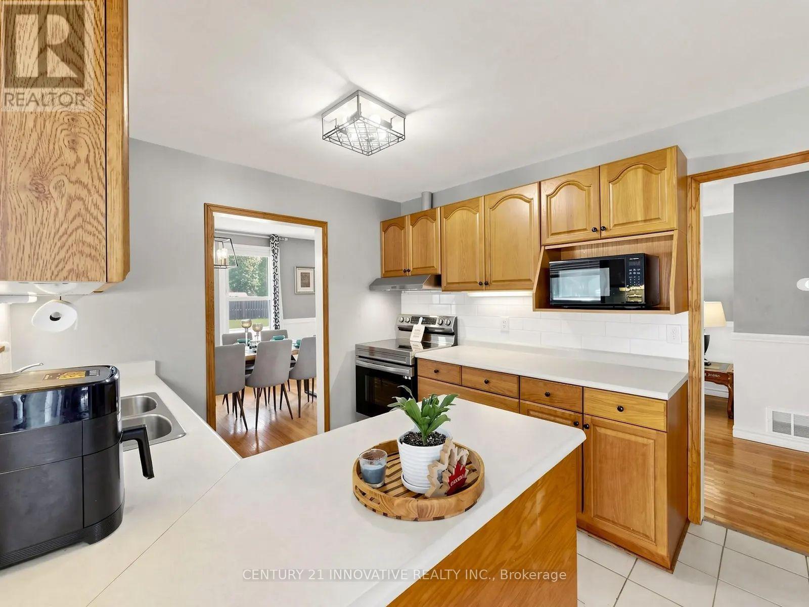 36 DEERPARK CRESCENT - 13