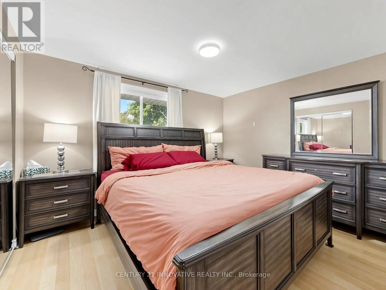 36 DEERPARK CRESCENT - 18