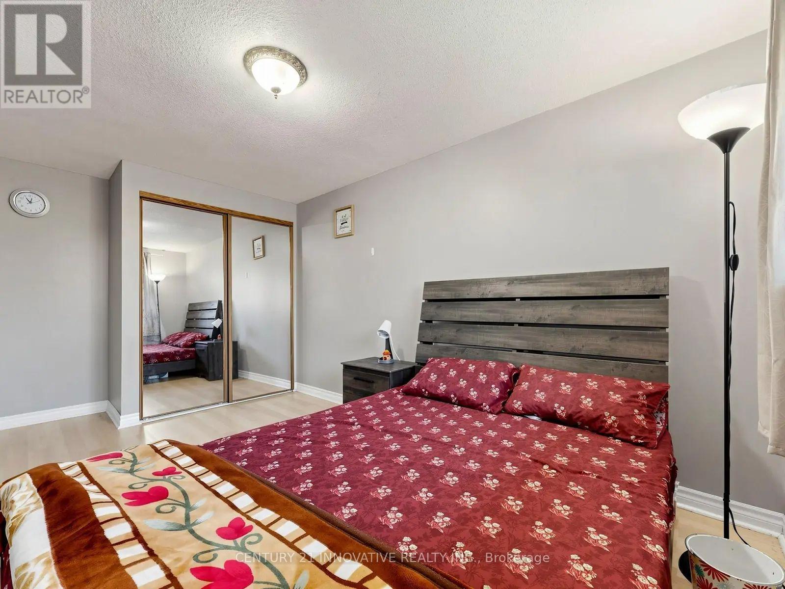 36 DEERPARK CRESCENT - 21