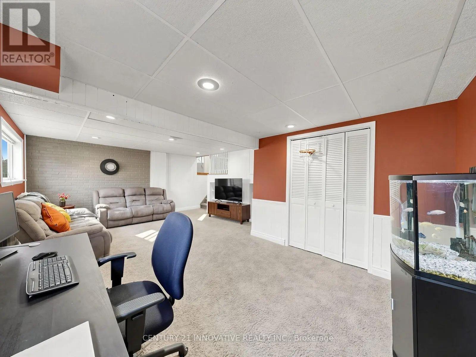 36 DEERPARK CRESCENT - 27