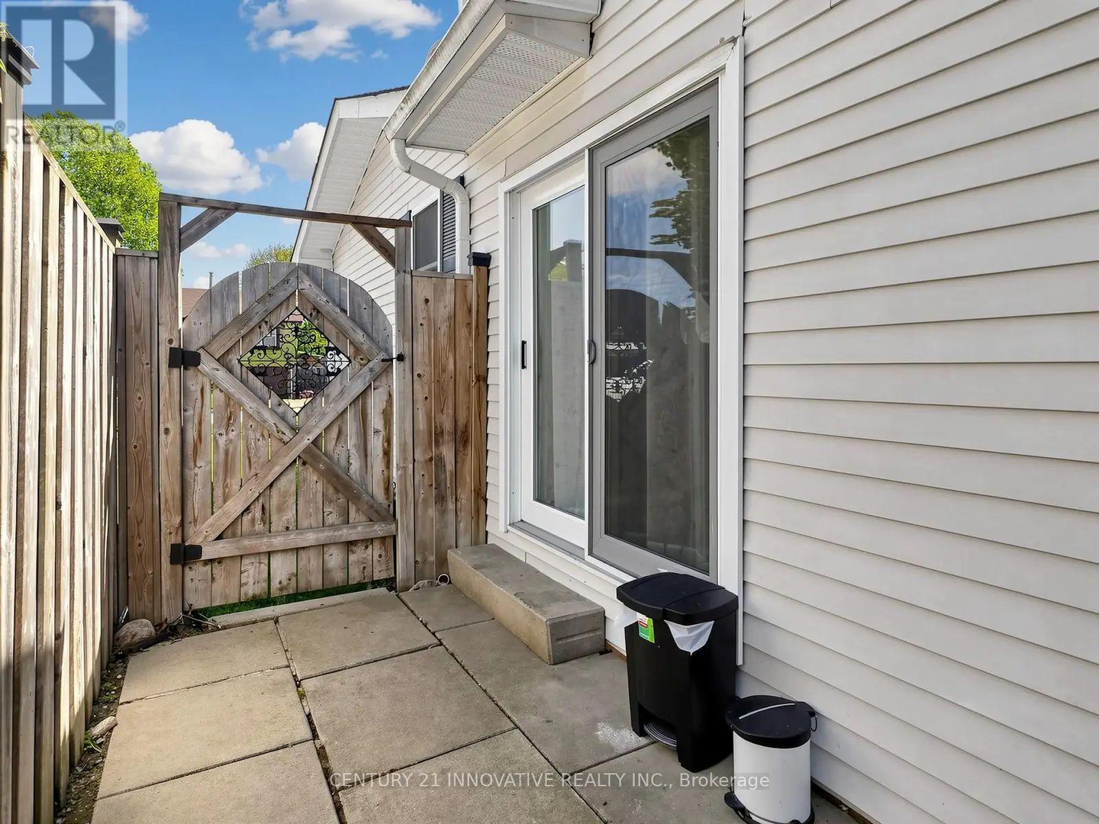 36 DEERPARK CRESCENT - 36