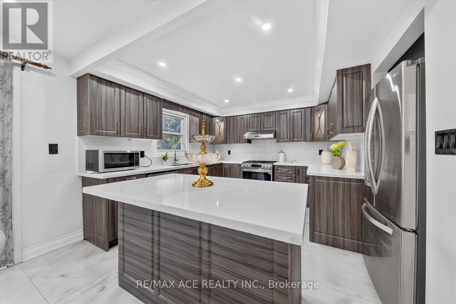 4 BEAUMONT DRIVE - 15