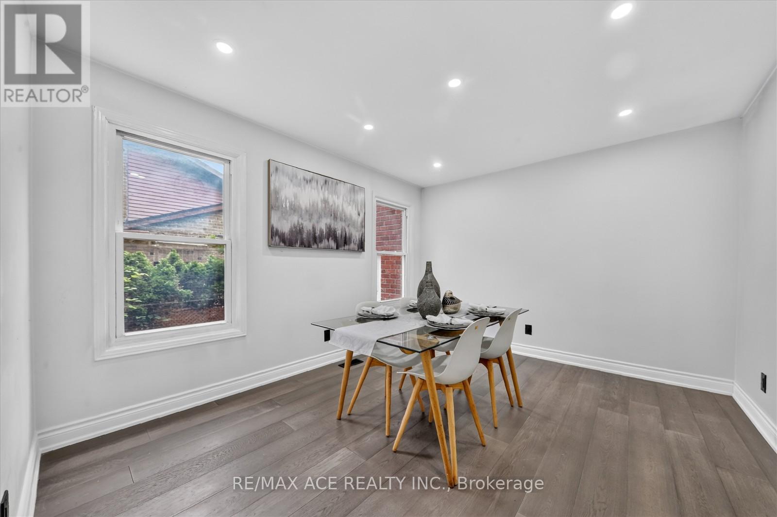 4 BEAUMONT DRIVE - 19