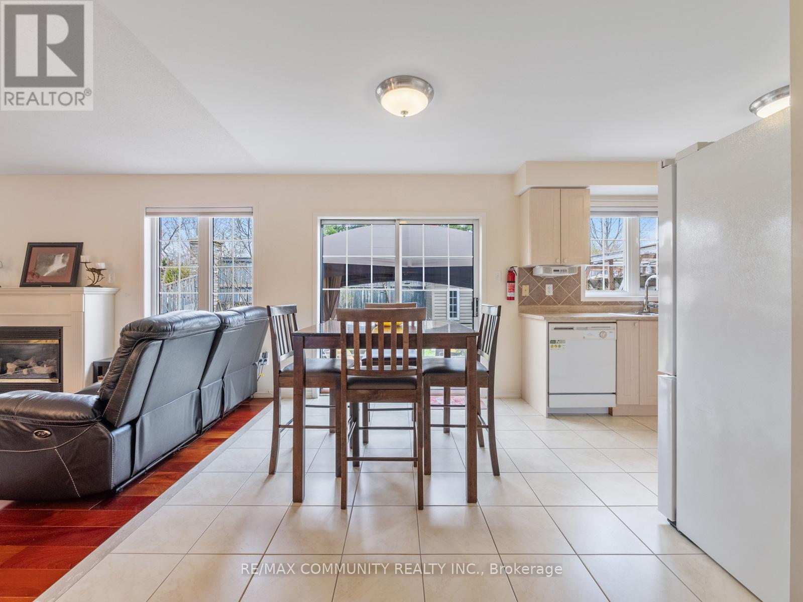 54 MORLAND CRESCENT - 12