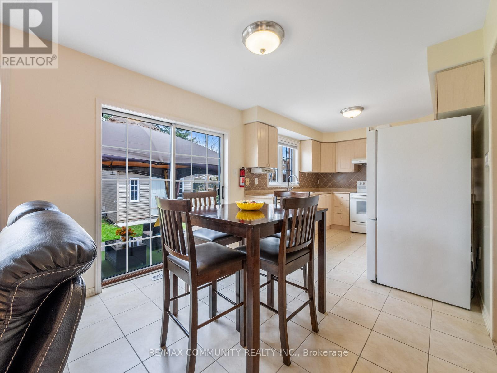 54 MORLAND CRESCENT - 13