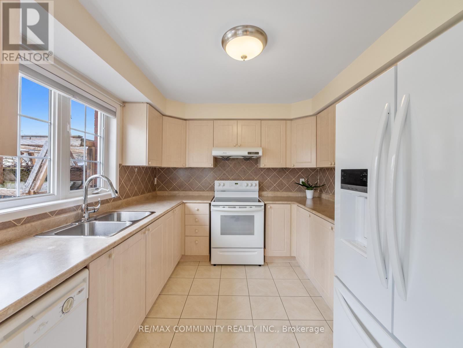 54 MORLAND CRESCENT - 15
