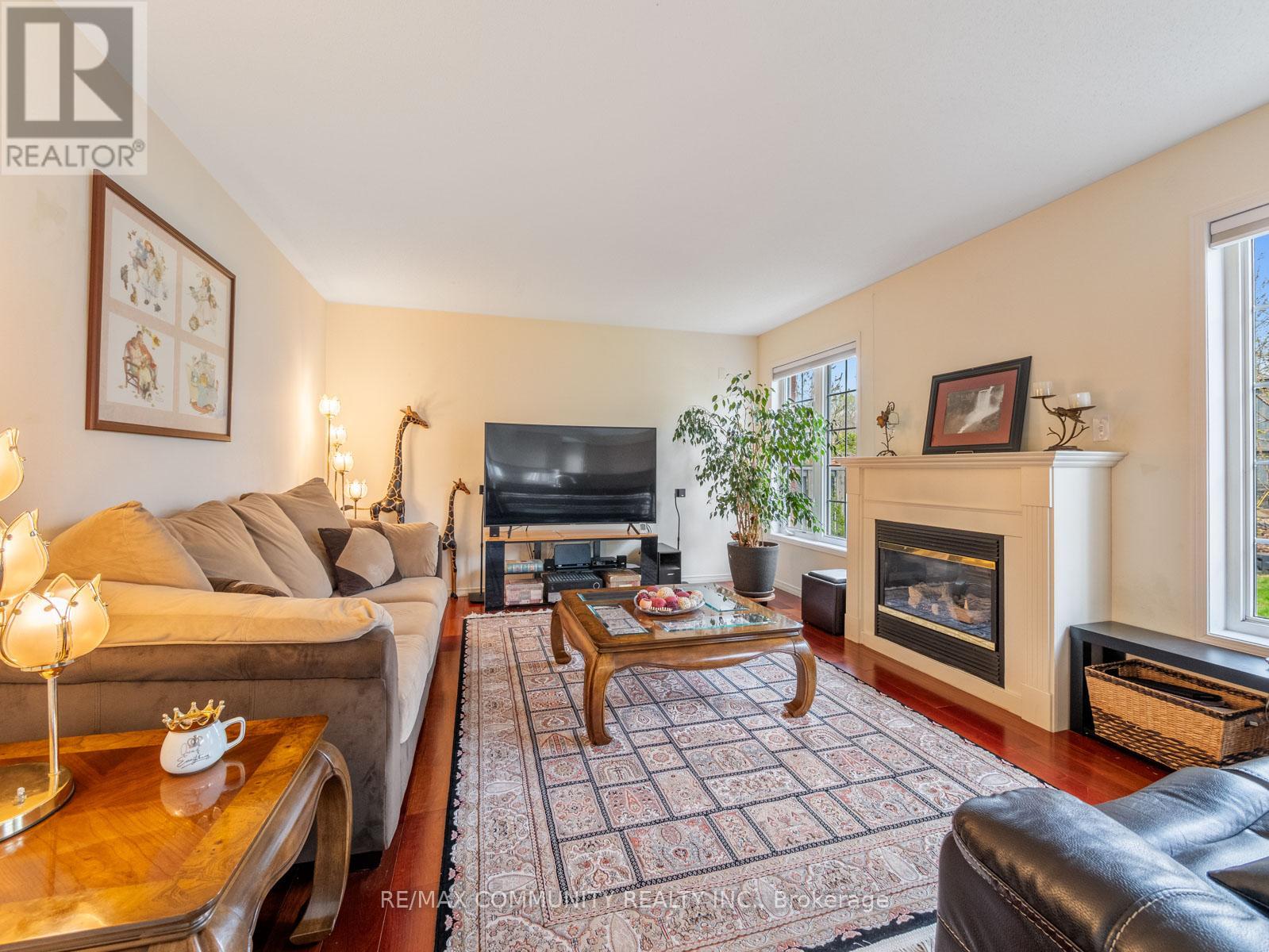 54 MORLAND CRESCENT - 18
