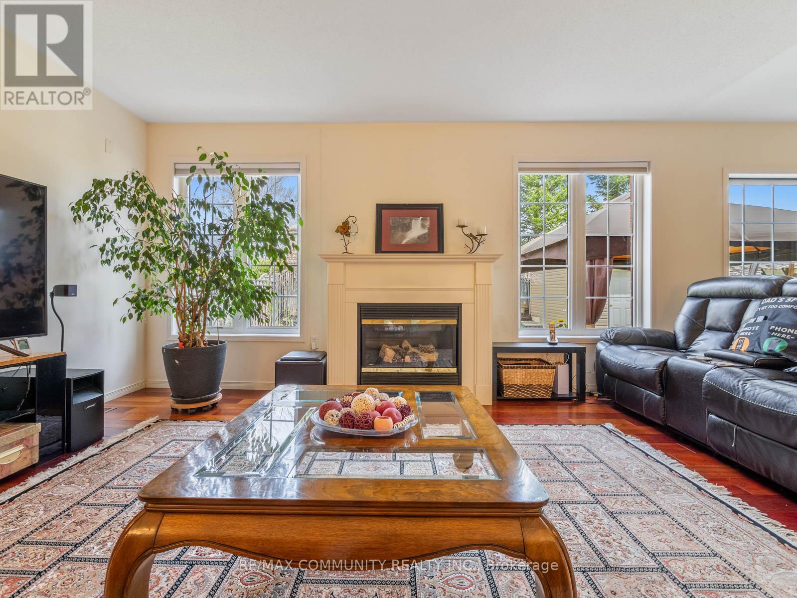 54 MORLAND CRESCENT - 20