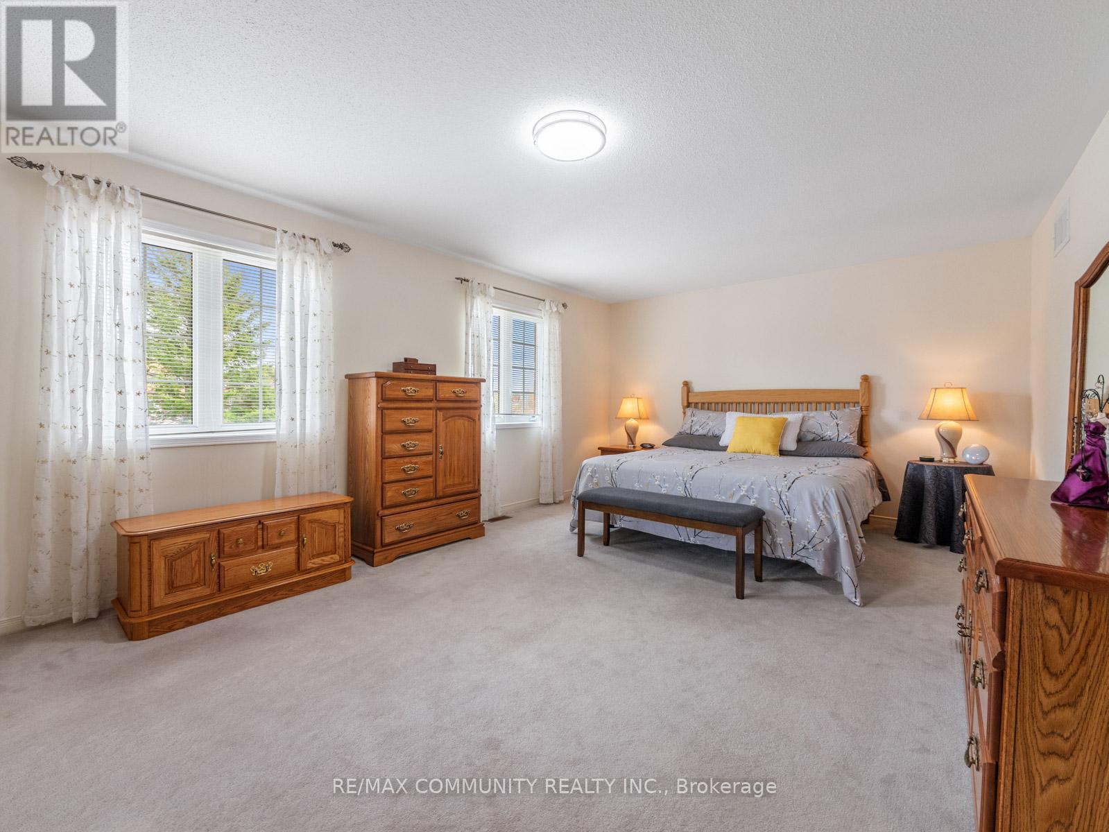 54 MORLAND CRESCENT - 22