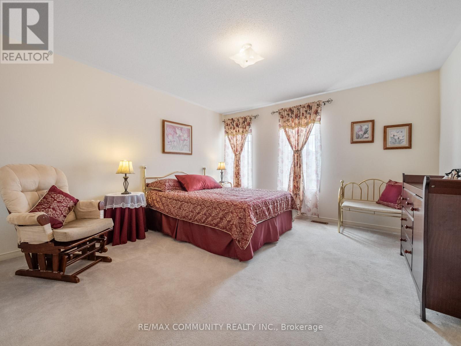 54 MORLAND CRESCENT - 27