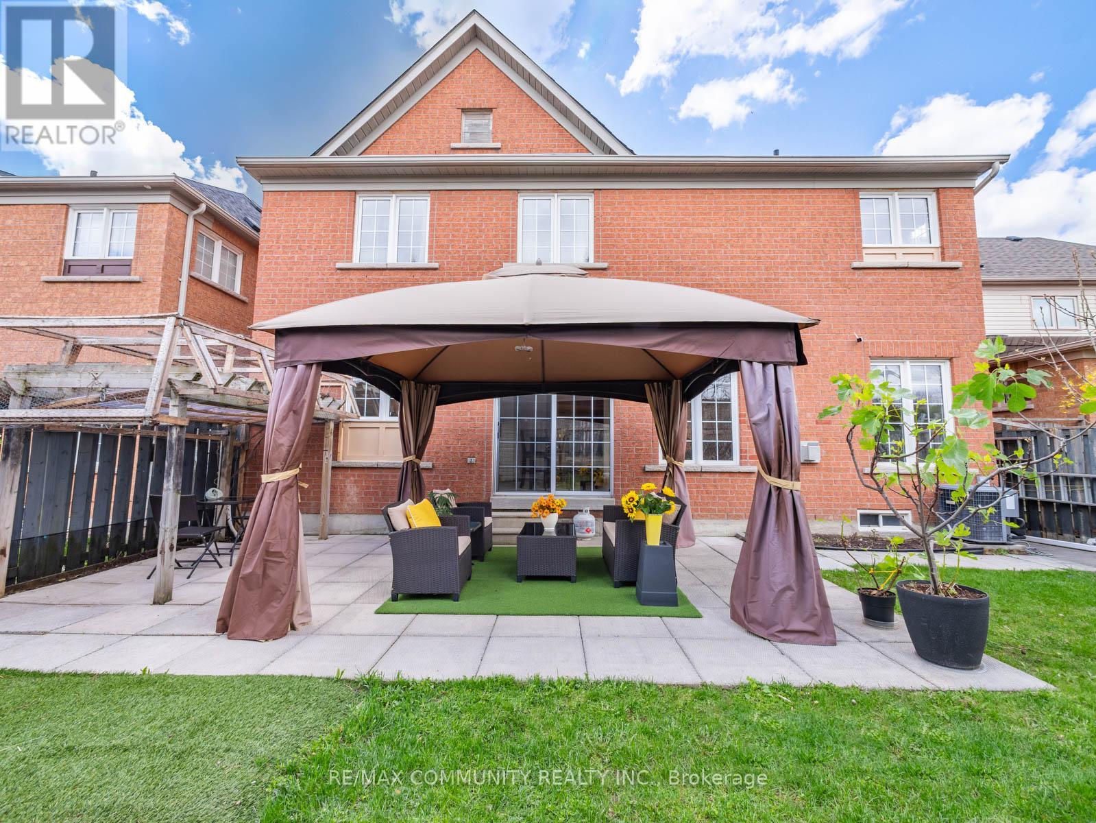 54 MORLAND CRESCENT - 38