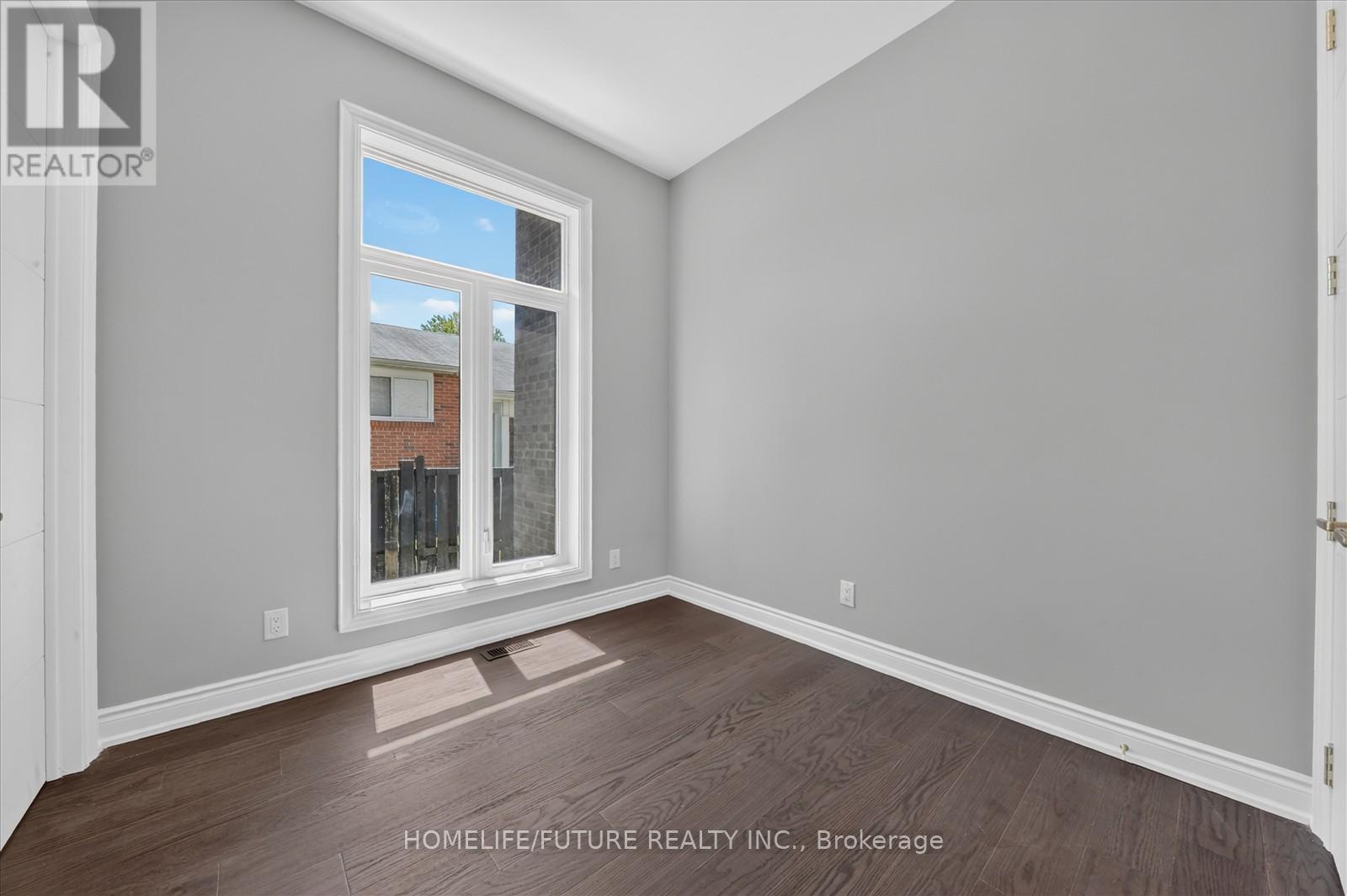 735 HILLCREST ROAD - 10