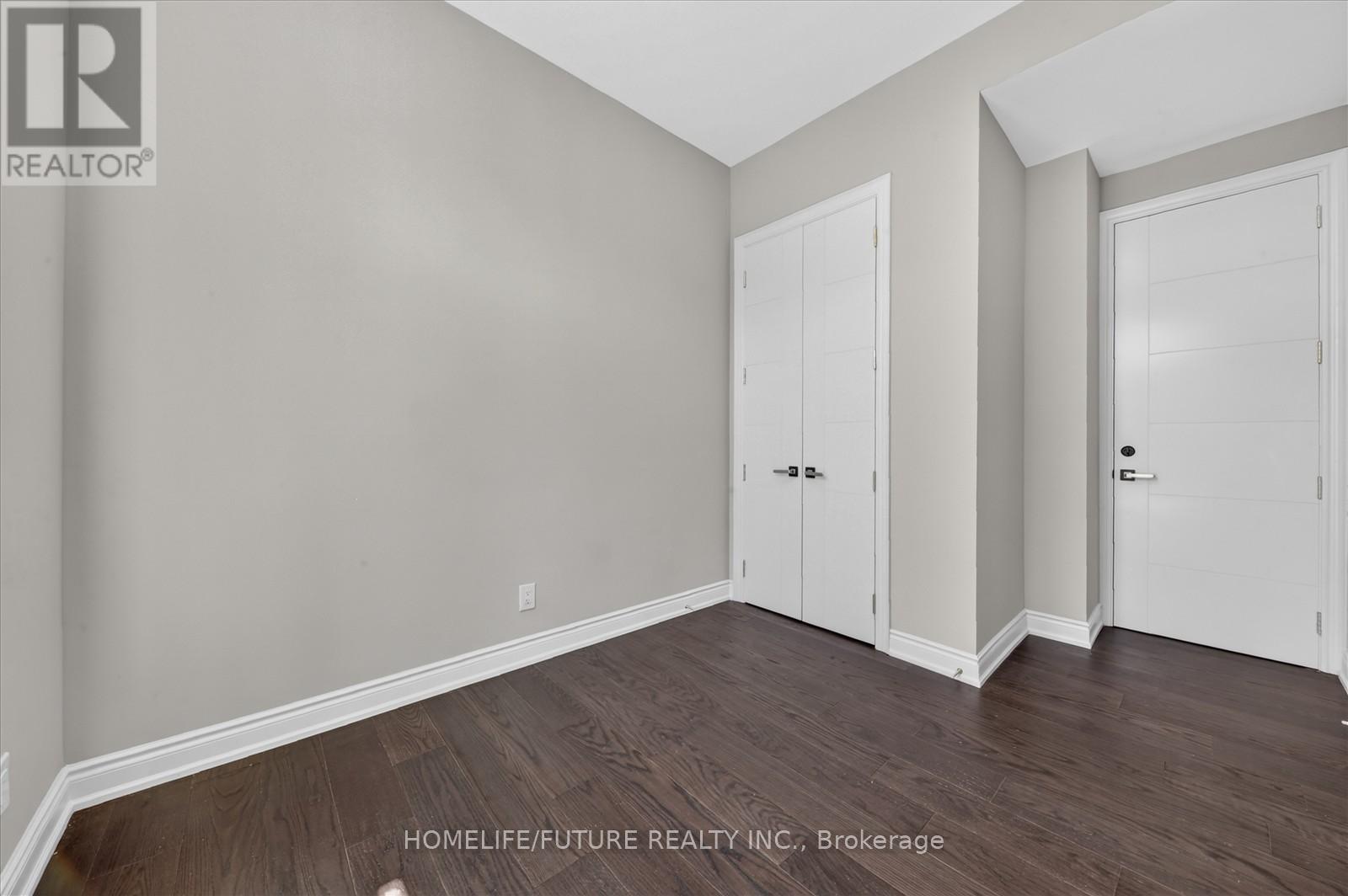 735 HILLCREST ROAD - 11