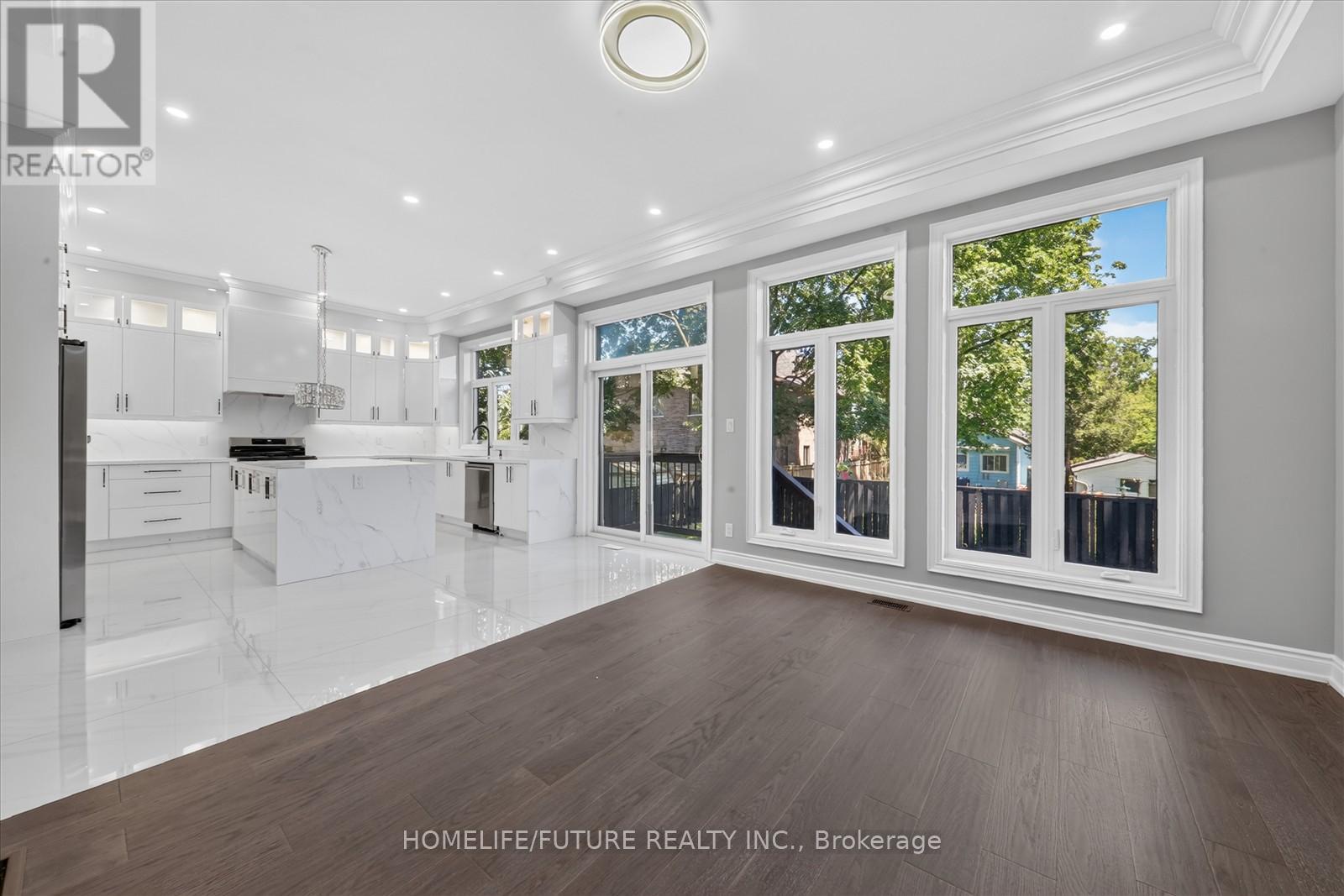 735 HILLCREST ROAD - 14
