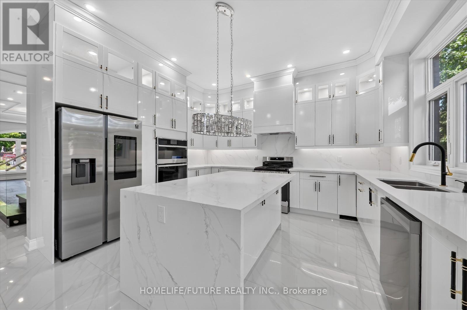 735 HILLCREST ROAD - 15