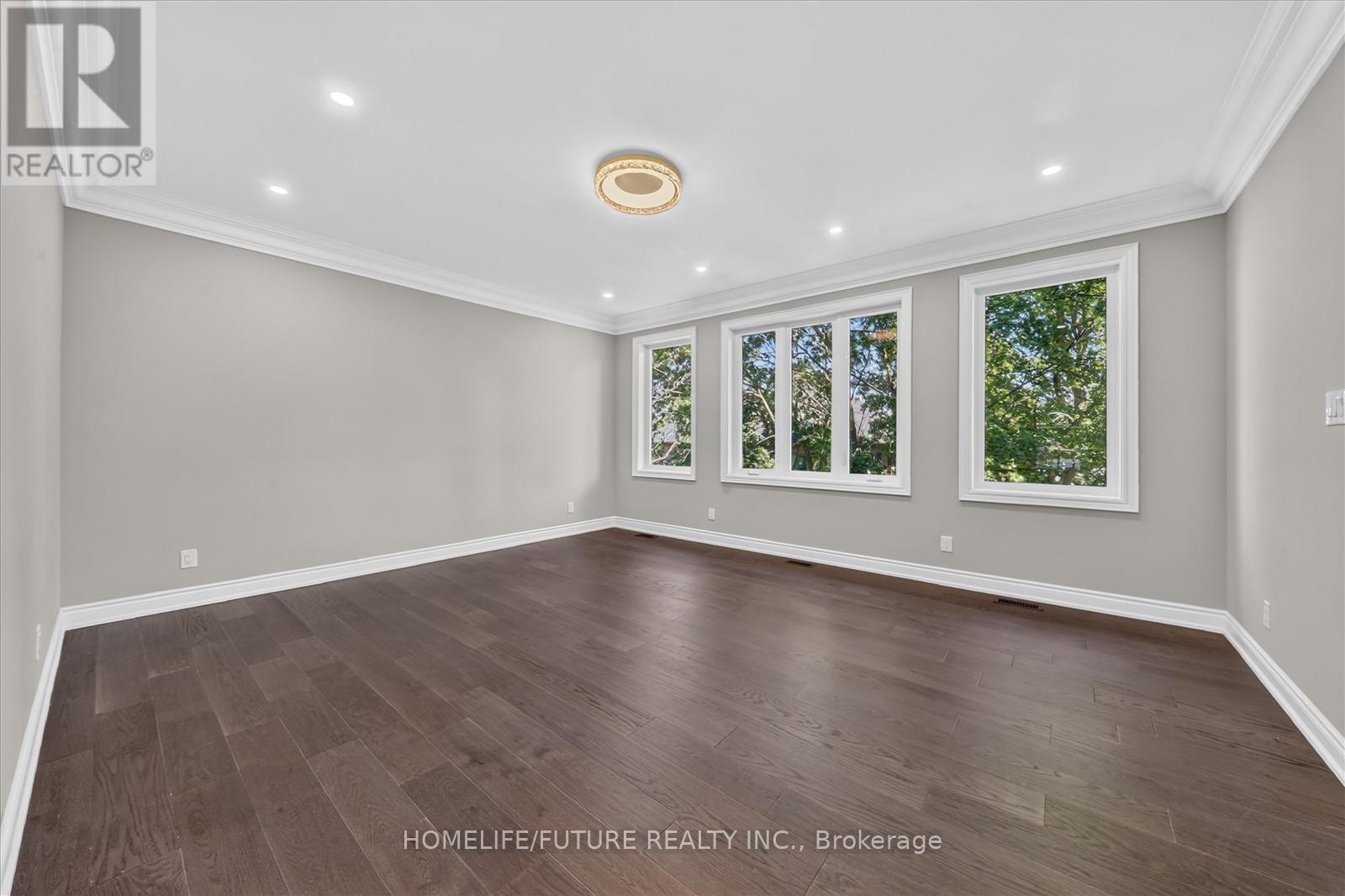 735 HILLCREST ROAD - 22