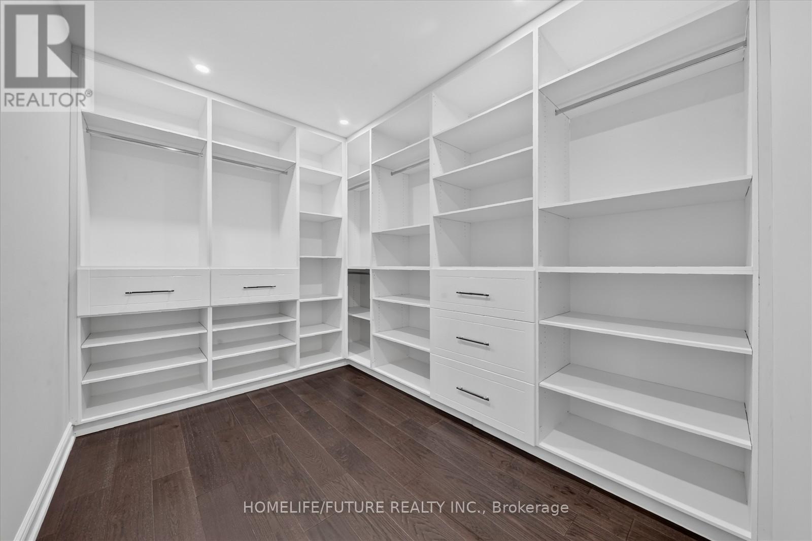 735 HILLCREST ROAD - 26