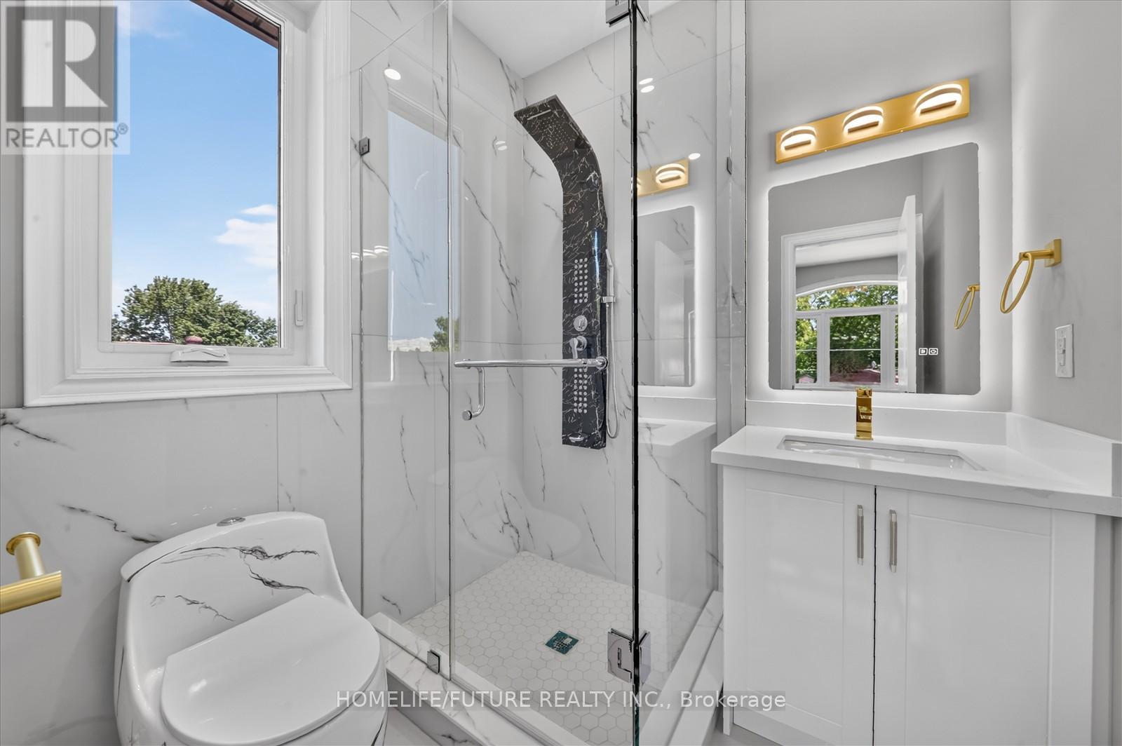 735 HILLCREST ROAD - 34