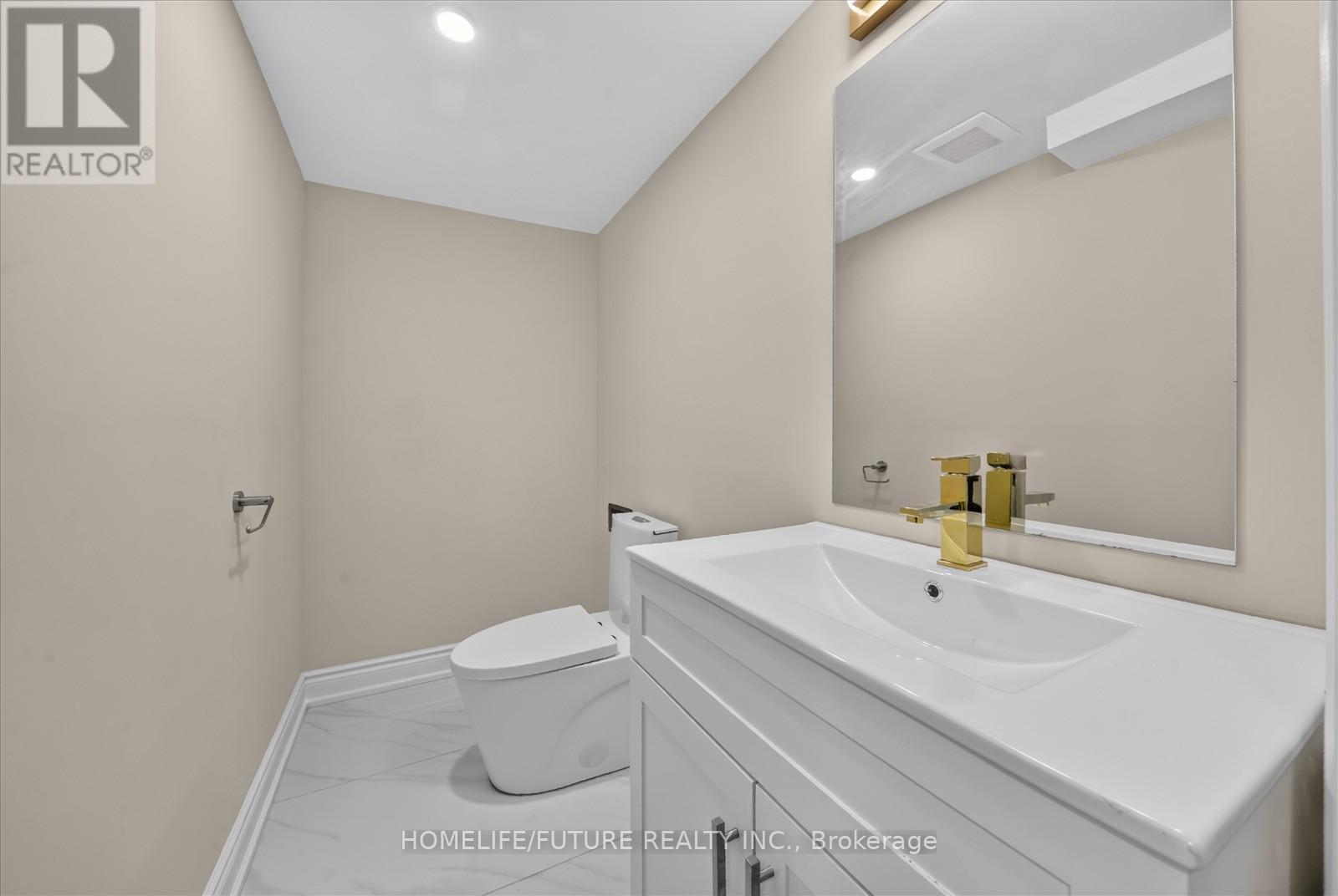 735 HILLCREST ROAD - 42