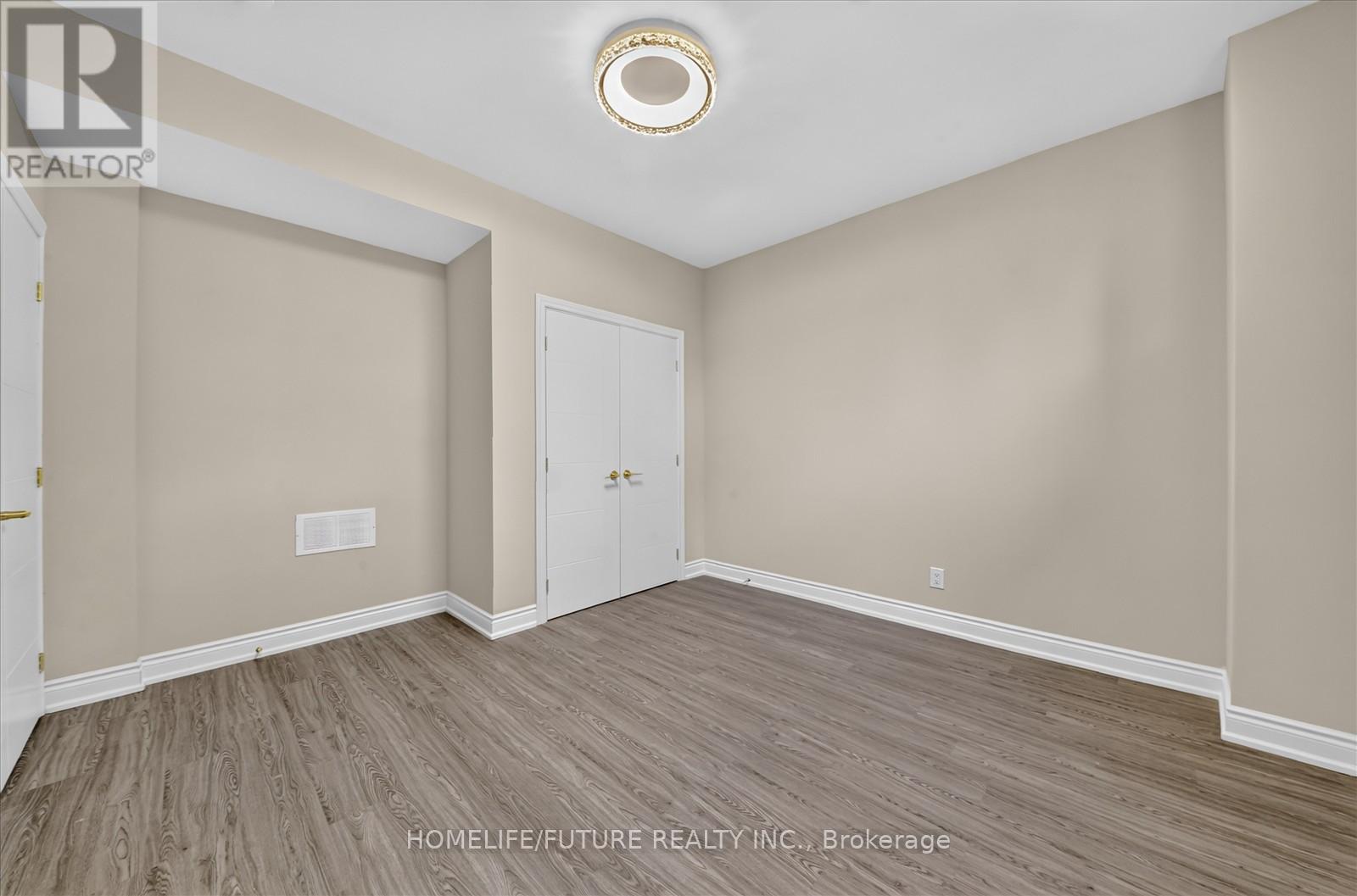 735 HILLCREST ROAD - 43