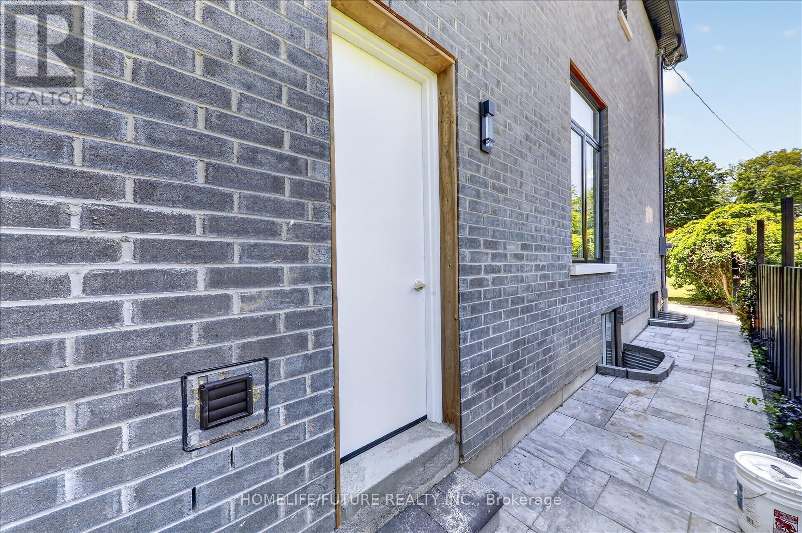 735 HILLCREST ROAD - 46