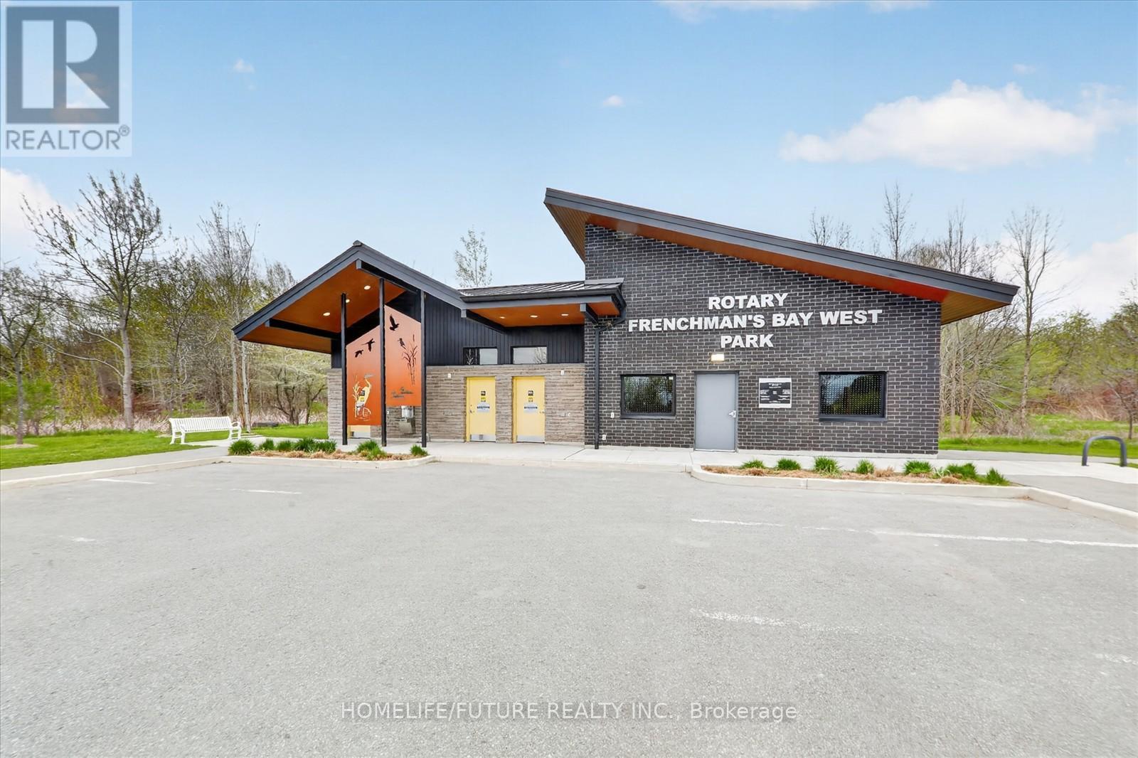 735 HILLCREST ROAD - 50