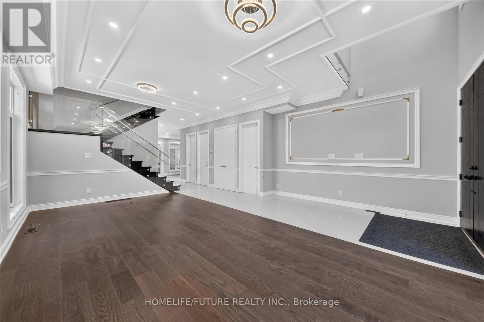 735 HILLCREST ROAD - 9