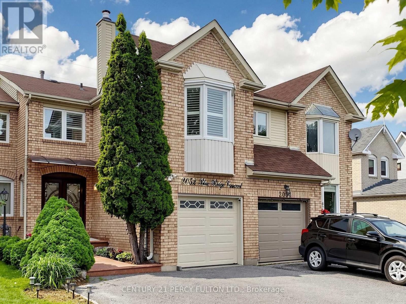 2052 BLUE RIDGE CRESCENT - 1