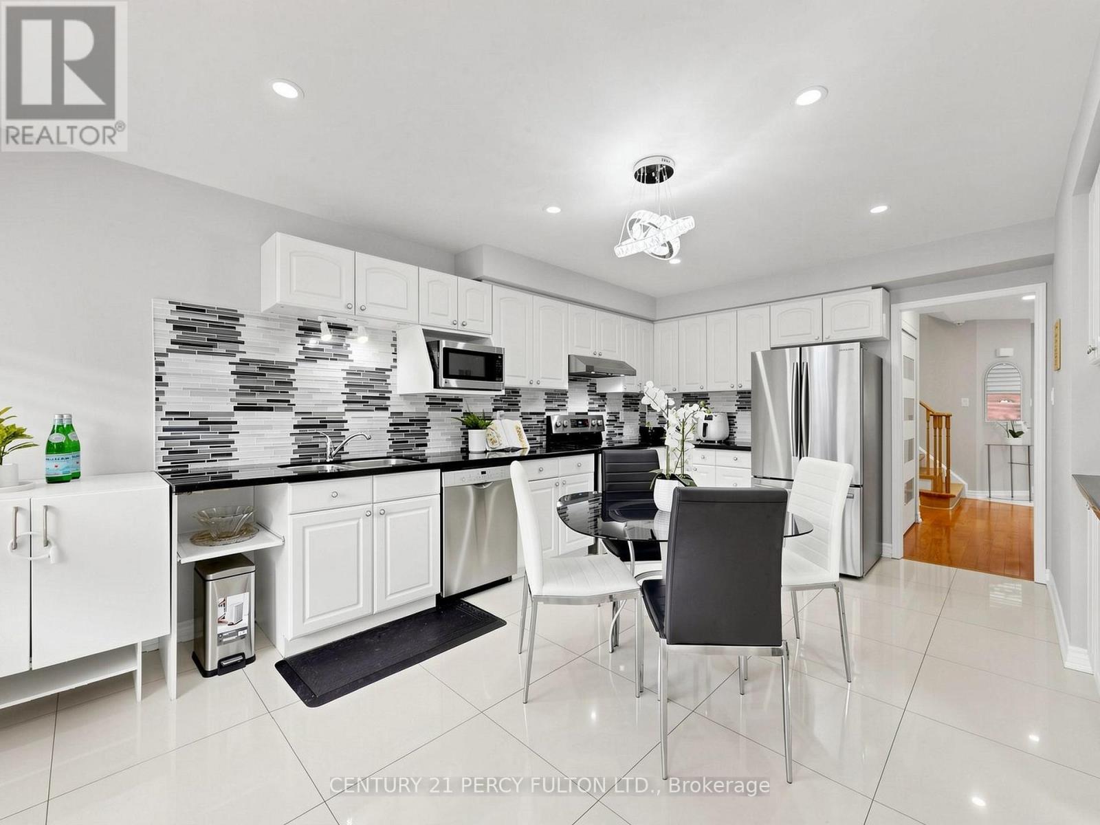 2052 BLUE RIDGE CRESCENT - 11