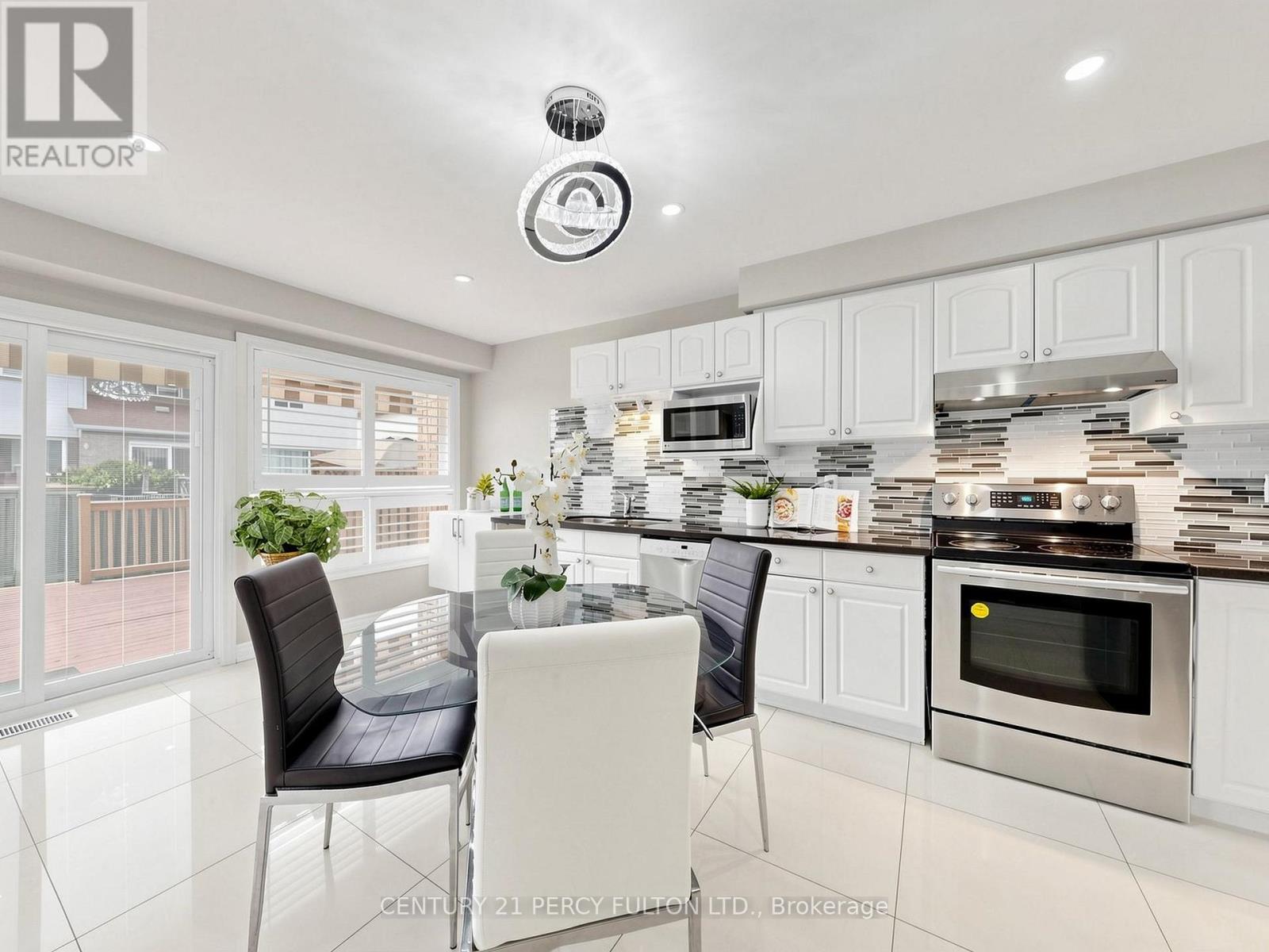 2052 BLUE RIDGE CRESCENT - 13
