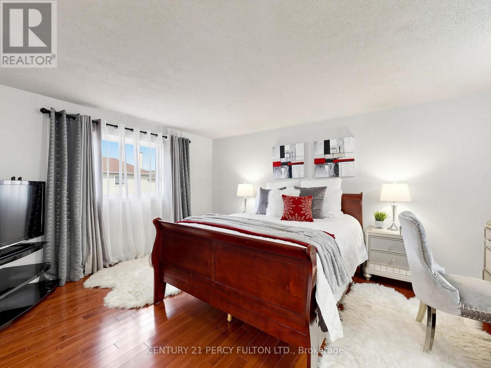 2052 BLUE RIDGE CRESCENT - 22