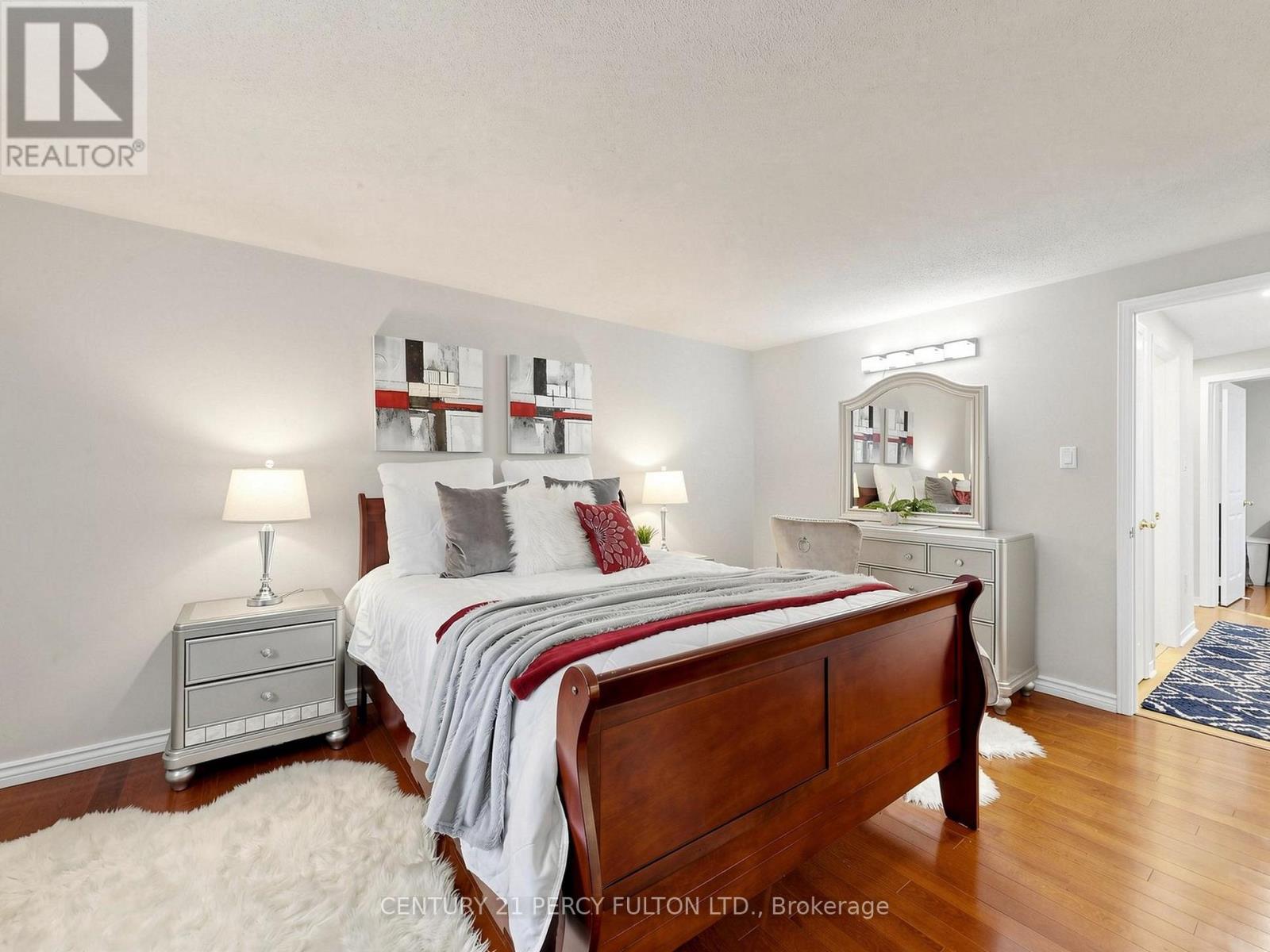 2052 BLUE RIDGE CRESCENT - 23