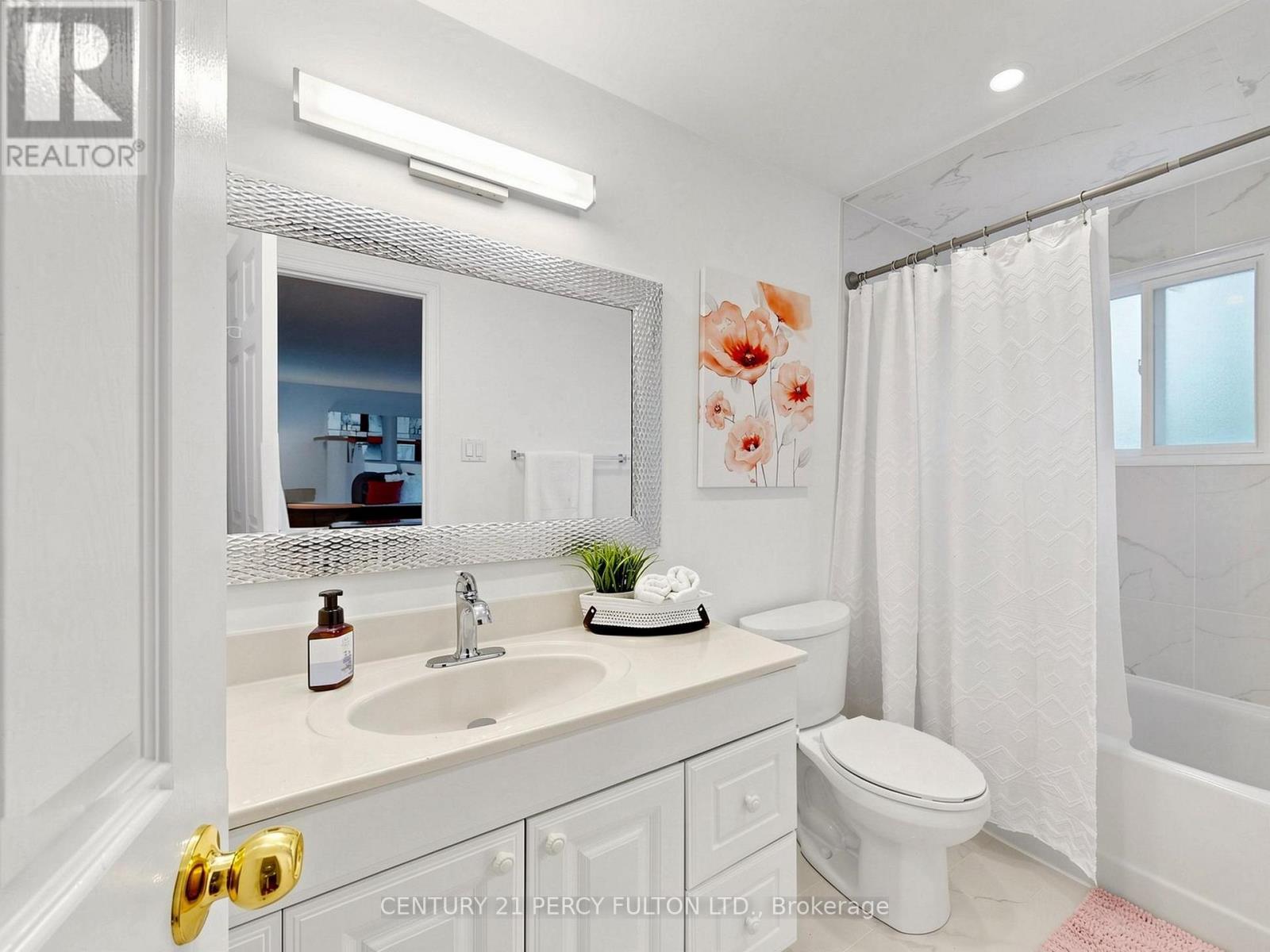 2052 BLUE RIDGE CRESCENT - 25
