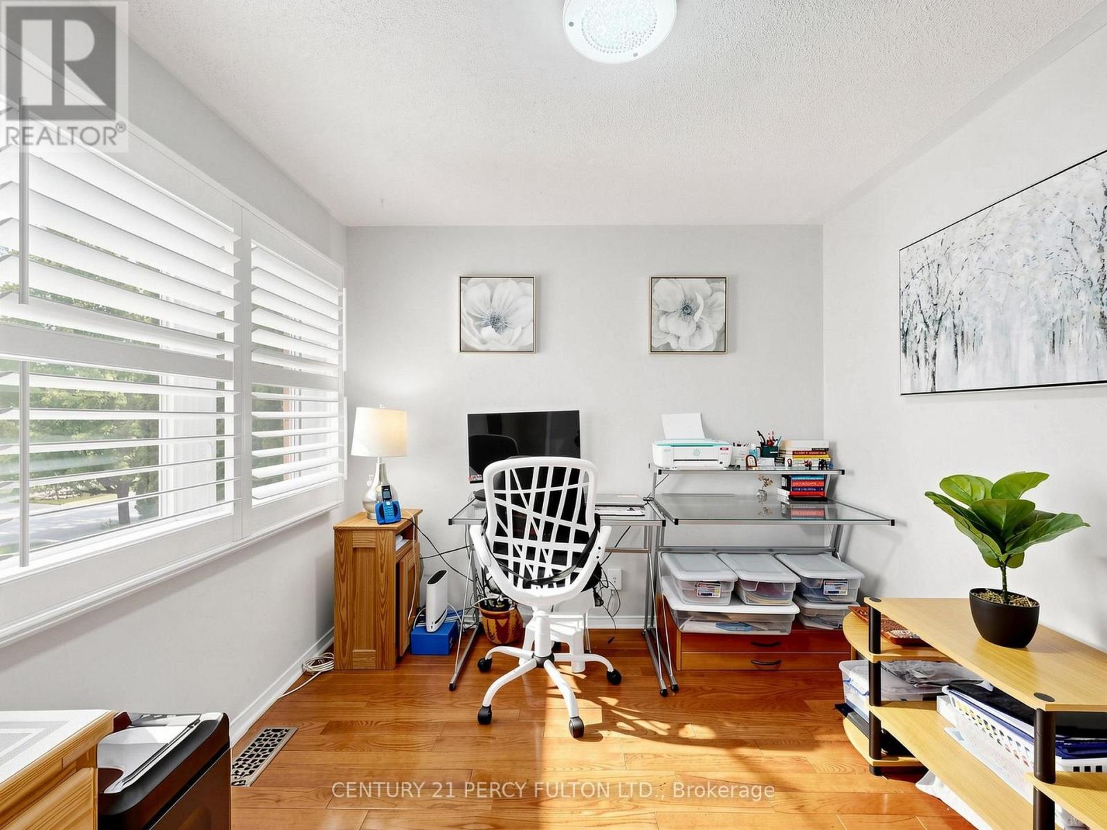 2052 BLUE RIDGE CRESCENT - 29