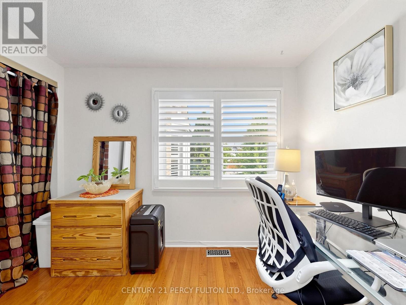 2052 BLUE RIDGE CRESCENT - 30