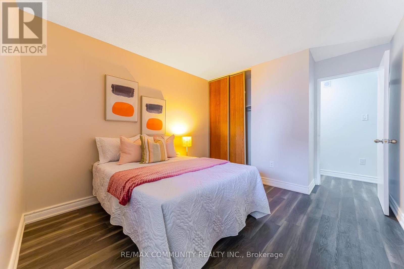 #511 3380 EGLINTON AVENUE E - 24