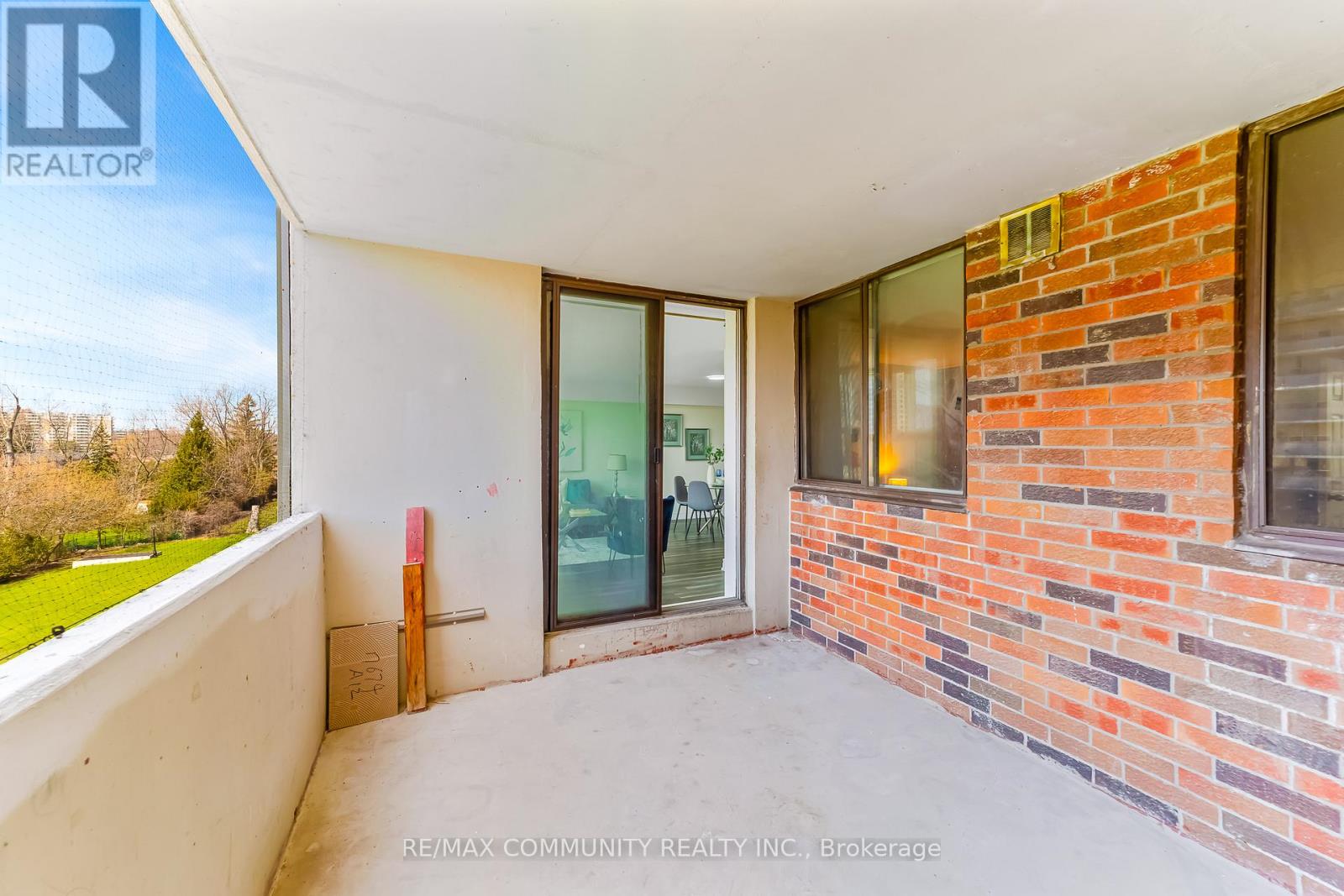 #511 3380 EGLINTON AVENUE E - 28