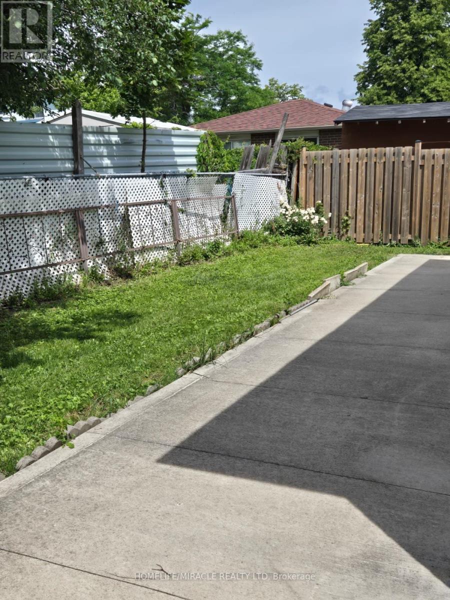 505 SILVERSTONE DRIVE - 42