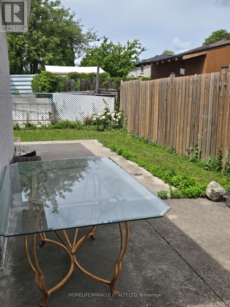 505 SILVERSTONE DRIVE - 43